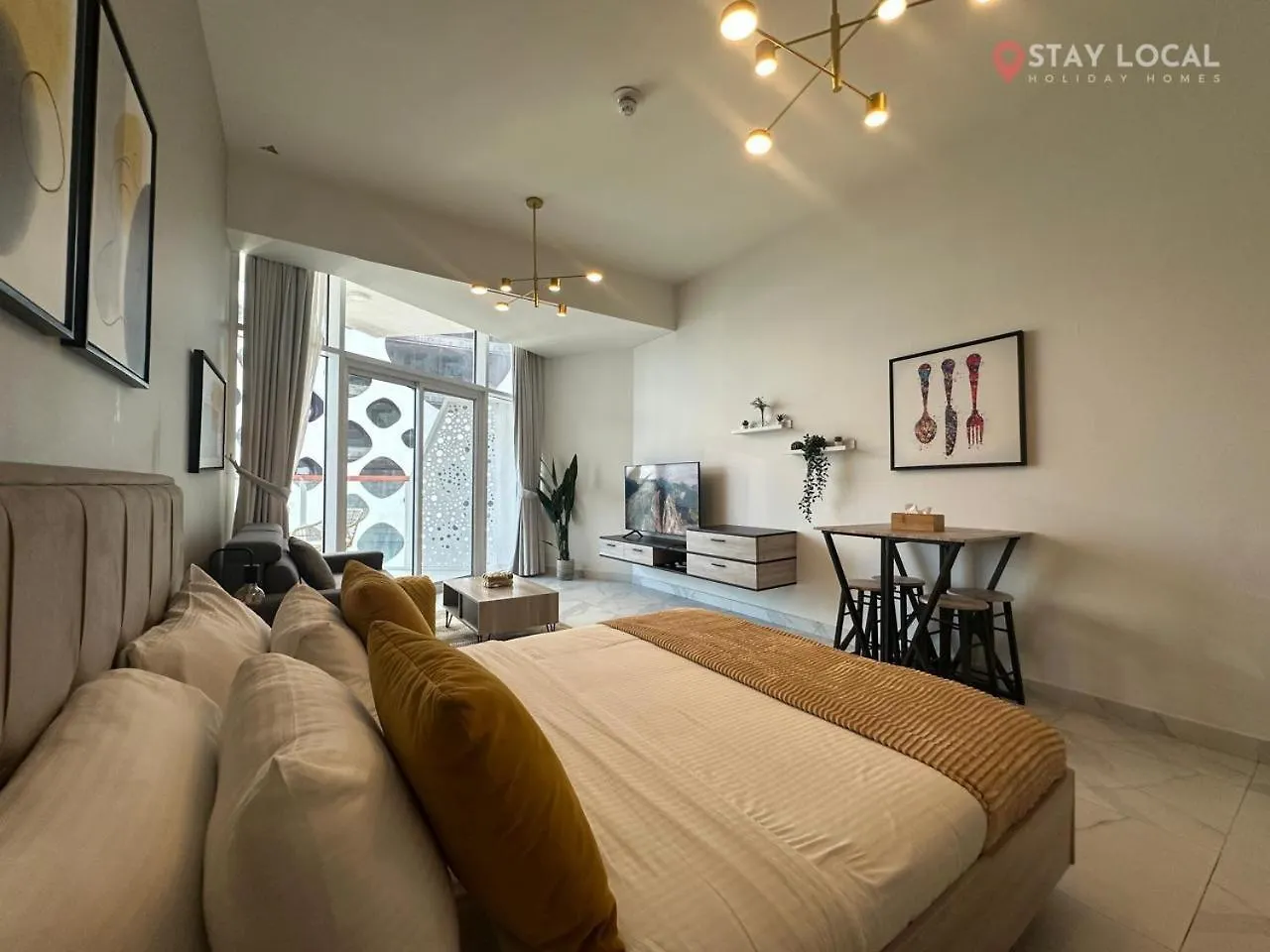 Uptown Getaway Charming Studio With Canal Burj & View Ντουμπάι 0*,
