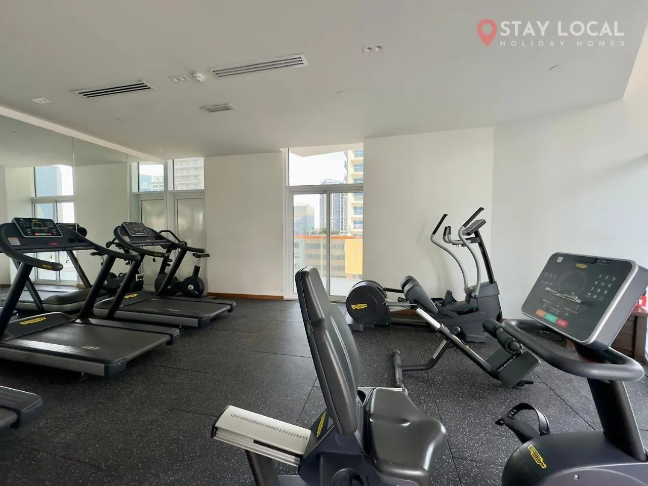 Uptown Getaway Charming Studio With Canal Burj & View Ντουμπάι 0*,